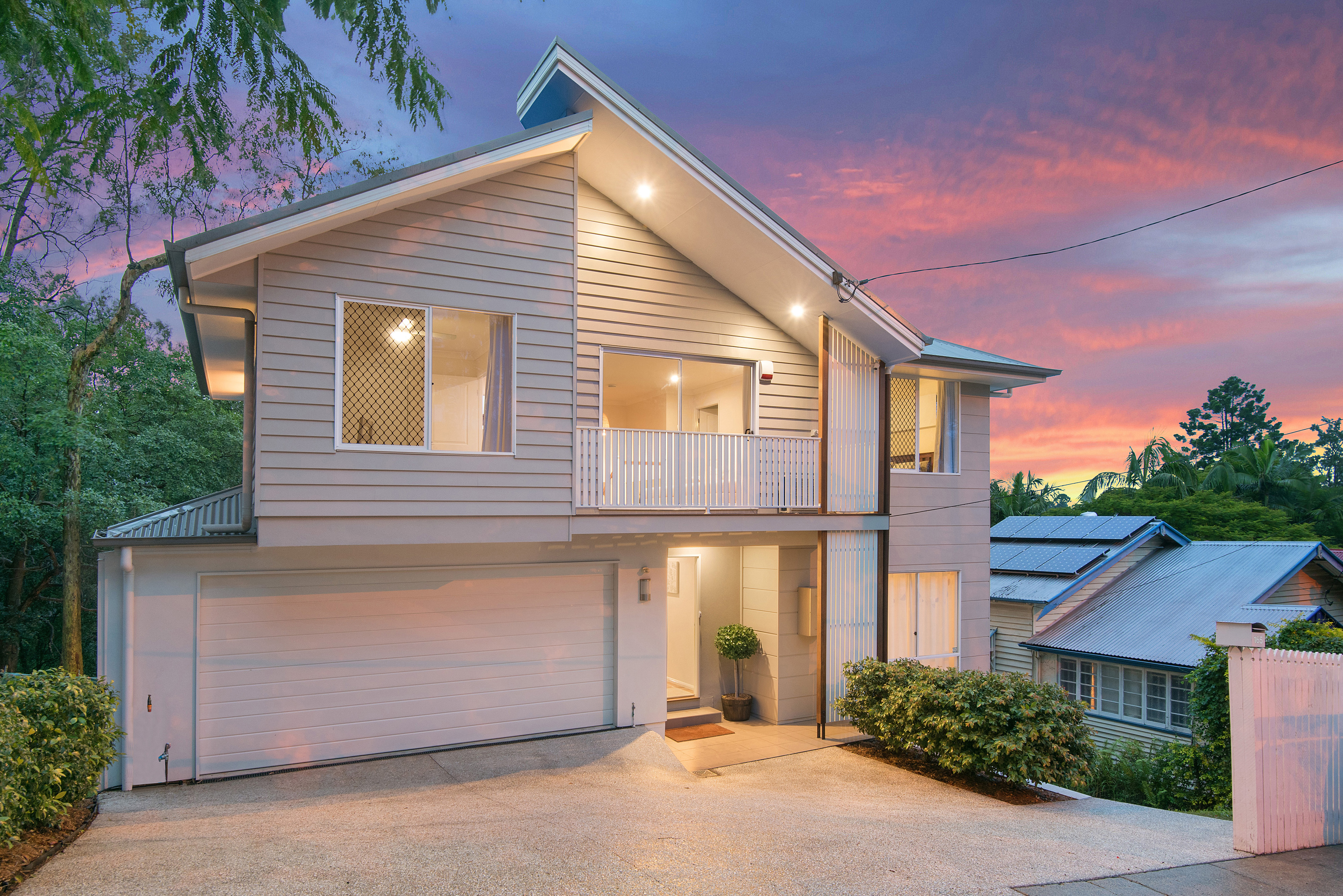 Should I list my property exclusively or with multiple agents in Brisbane?